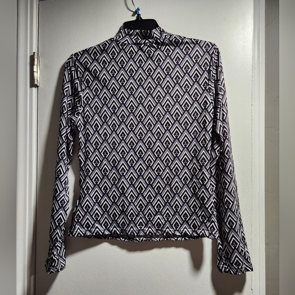 SHEIN Mock Neck Tee Size Large in - Picture 3 of 4